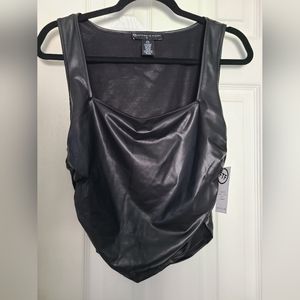 FASHION TO FIGURE TOP